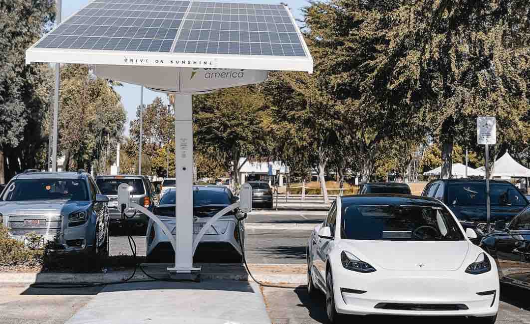 How Long Does A Tesla Battery Last When Fully Charged