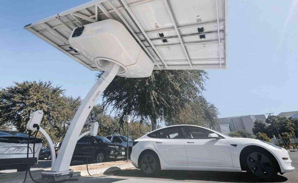 How Long Does A Tesla Battery Last When Fully Charged?